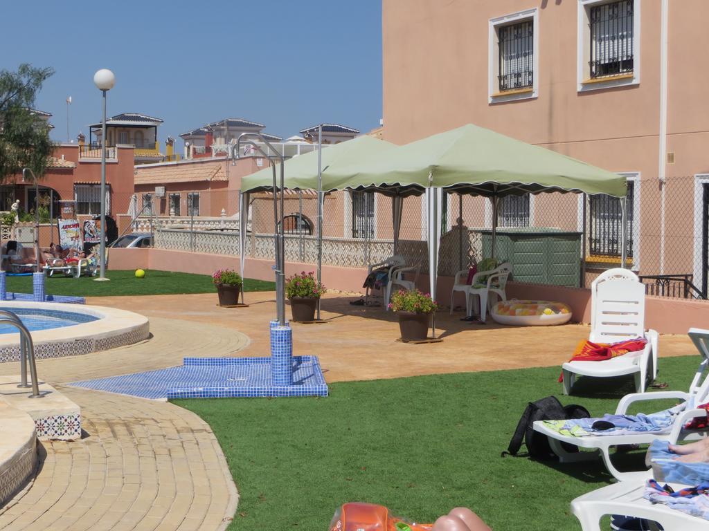 La Herrada Los Montesinos Habitación foto